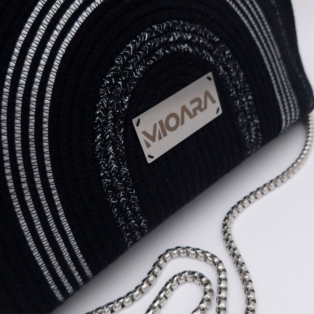 Bolso Amparo - Negro y Plateado - Imagen 3